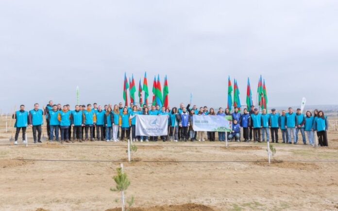 "Azərbaycan Hava Yolları" QSC-nin (AZAL) əməkdaşları “Yaşıl dünya naminə həmrəylik ili” çərçivəsində Ekologiya və Təbii Sərvətlər Nazirliyi ilə birgə ağacəkmə aksiyası keçirib