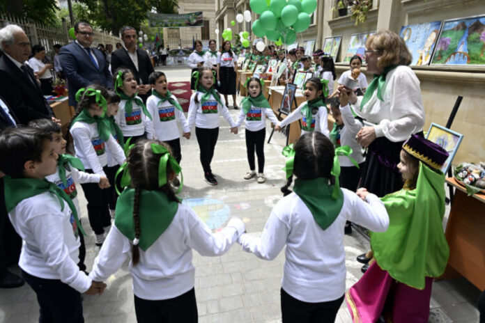 “Yaşıl dünya naminə həmrəylik ili”nə həsr olunmuş inklüziv sərgi